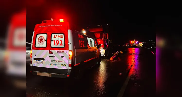 Colisão envolveu dois caminhões e um carro de passeio nas proximidades da W3