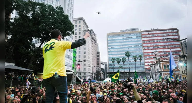 Ato reuniu governadores, senadores eleitos e lideranças políticas de quatro estados em apoio à candidatura de Flávio Bolsonaro à Presidência