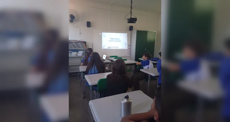 Confira a série de registros da ampla proposta em sala.