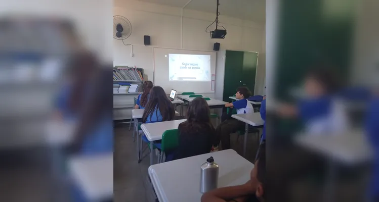 Confira a série de registros da ampla proposta em sala.