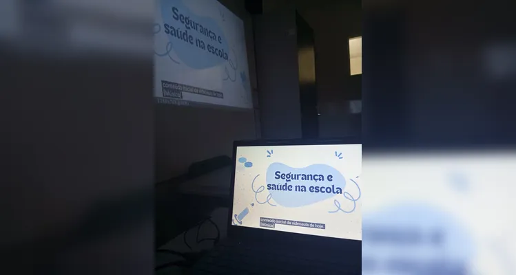 Confira a série de registros da ampla proposta em sala.
