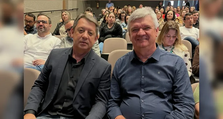 Prefeito de Sengés e presidente da AMCG, Gerson Nunes, e prefeito de Jaguariaíva e presidente do CimSamu, Juca Sloboda