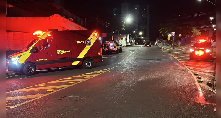 Acidente em frente ao antigo PSM envolveu um policial militar e um jovem de 23 anos.