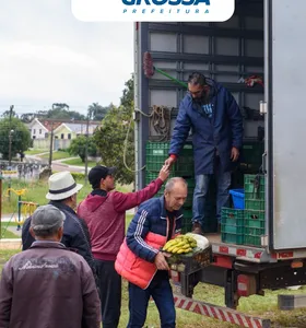 Programa troca três quilos de recicláveis por um quilo de alimento