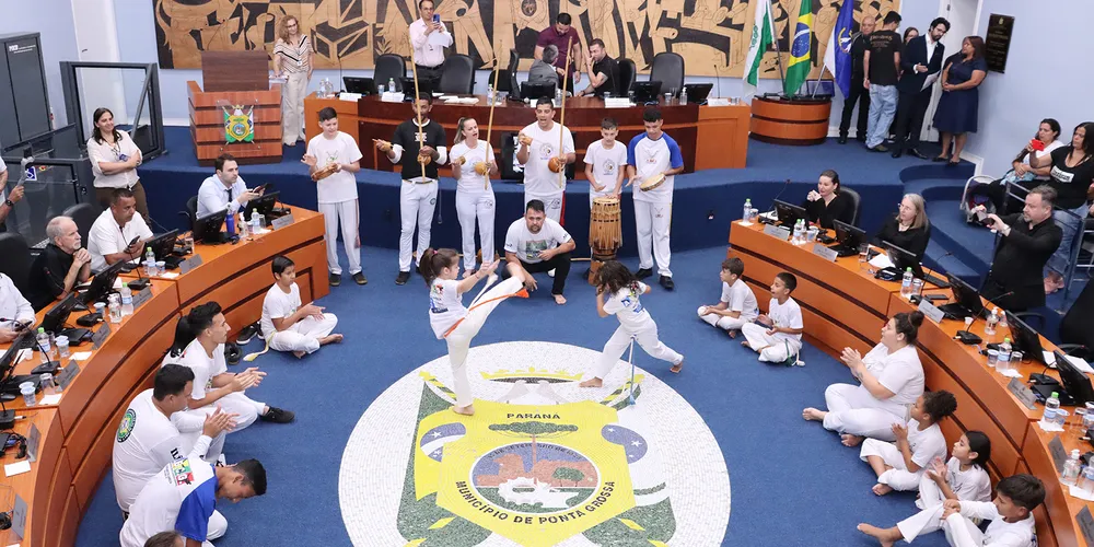 Careca já protagonizou uma roda de capoeira de crianças, no Plenário da Câmara Municipal