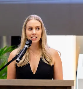 Angélica - Diretora administrativa do Grupo Fancar: “Nossa relação com Ponta Grossa é  sólida e focada em atender com excelência os nossos clientes.”