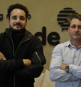 Leonardo Castelo, presidente da 300 Franchising e Marco Borba, do Grupo Mestre