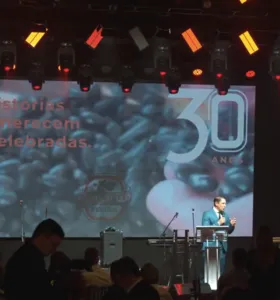 Comemoração dos 30 anos da empresa reuniu familiares, agricultores, clientes, fornecedores, empresários e autoridades
