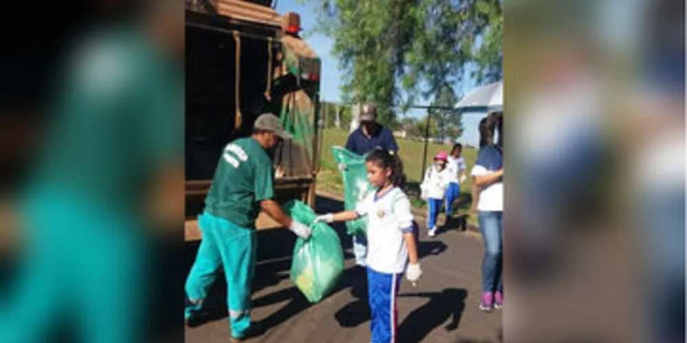 Comunidade escolar do bairro São Francisco atua no combate ao mosquito Aedes aegypti