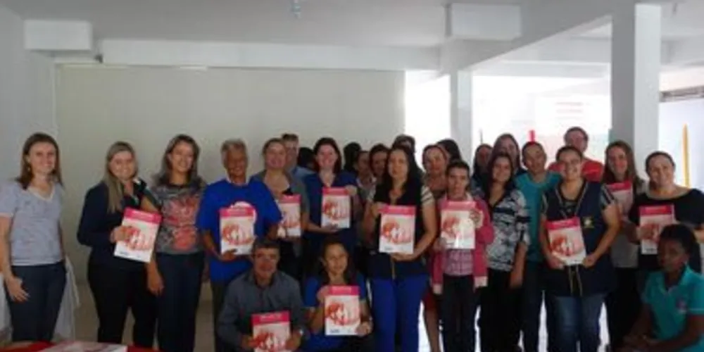 Durante o ano de 2015, a iniciativa atendeu 500 profissionais diretamente e mais de 1,5 mil pessoas indiretamente