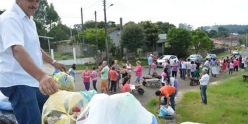 Em seis “trocas saudáveis” já foram arrecadadas aproximadamente 40 toneladas de material reciclável.