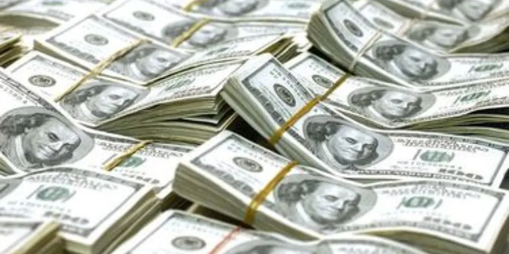 A cotação está no nível mais baixo desde 20 de agosto, quando fechou a R$ 3,46.