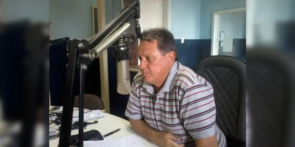 Edson Ribeiro apresentava o 'Parada Passada' aos domingos, na Rádio Clube Pontagrossense
