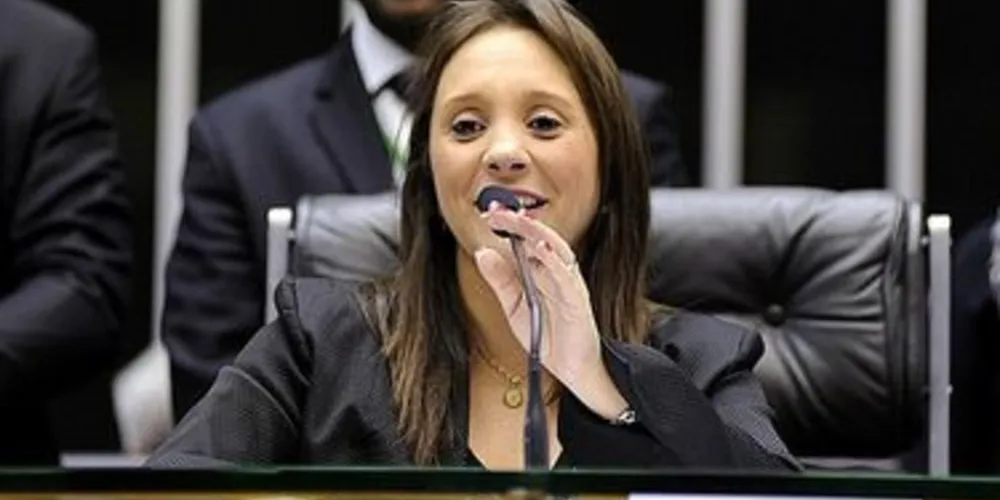 A deputada Renata Abreu diz que vai votar a favor do impeachment por causa das manifestações das pessoas