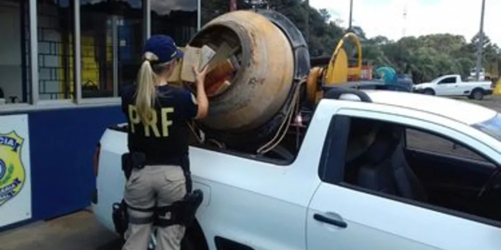 Droga estava escondida dentro de betoneira, na carroceria de uma Saveiro