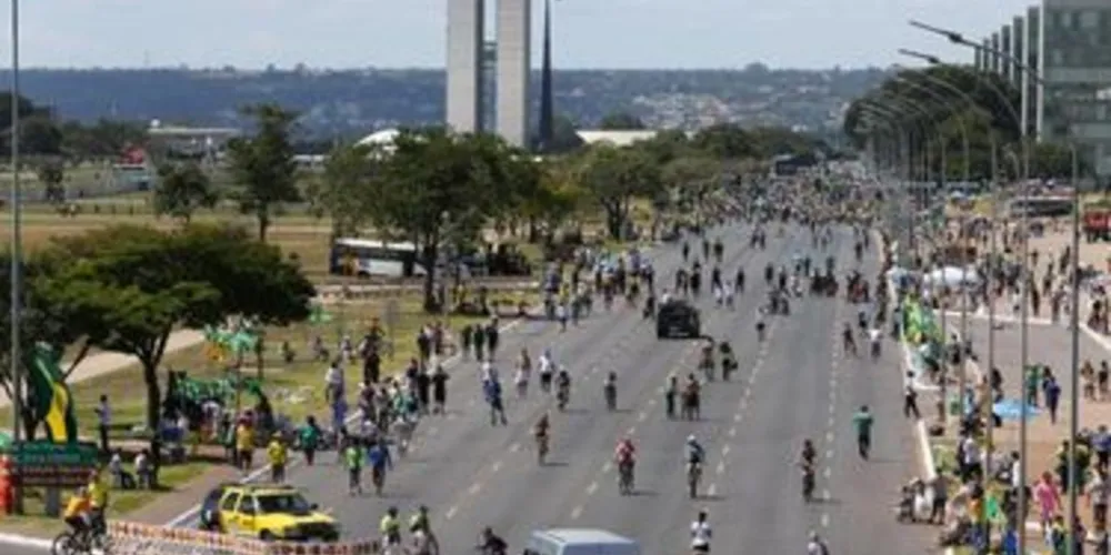 Mais de três mil pessoas estão em Brasília para acompanhar o processo na Câmara
