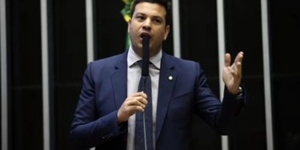 O líder do PMDB na Câmara, deputado Leonardo Picciani (RJ), orientou sua bancada a votar a favor da admissibilidade do processo de impeachment 