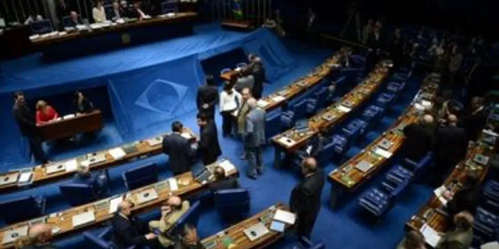 Os senadores irão decidir se aceitam o processo de impeachment de Dilma Rousseff