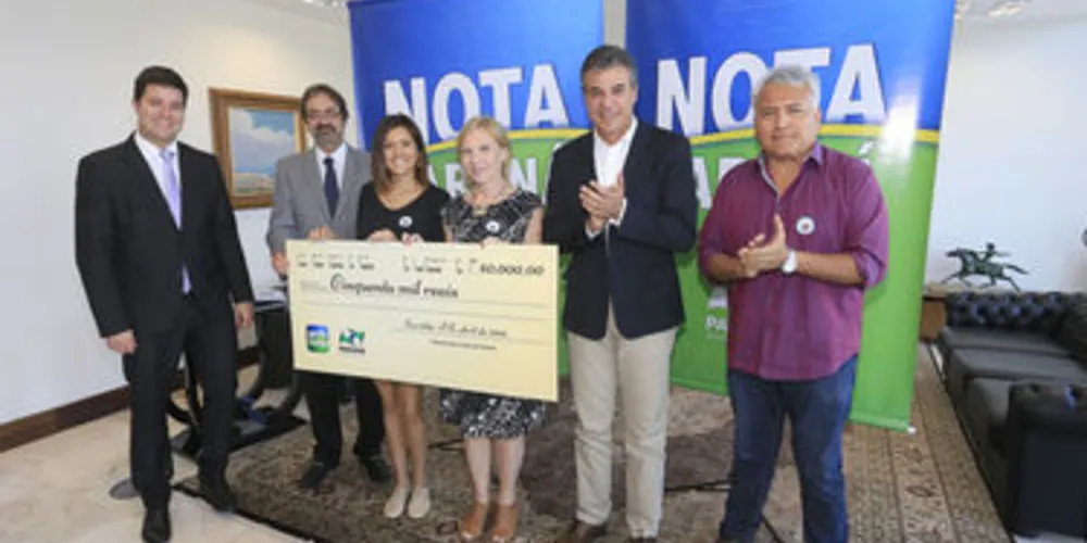 Imagem ilustrativa da imagem Governo entrega prêmios aos ganhadores do 5º sorteio do Nota Paraná