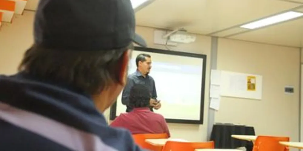 A aula inaugural foi ministrada neste sábado para alunos já inscritos, mas ainda há vagas para profissionais interessados em aprimorar o currículo