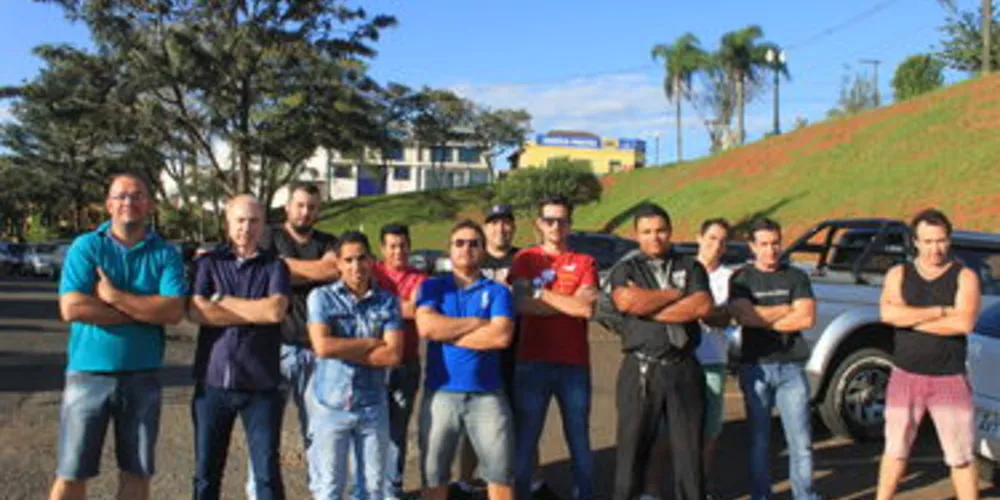 Grupo de comerciantes quer evitar  que flanelinhas abordem clientes na região