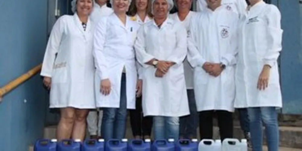  Foram produzidos 160 litros de álcool em gel, pelo Laboratório Escola – Campus Uvaranas