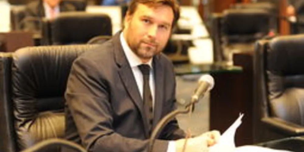 Pauliki é um dos deputados autores do projeto