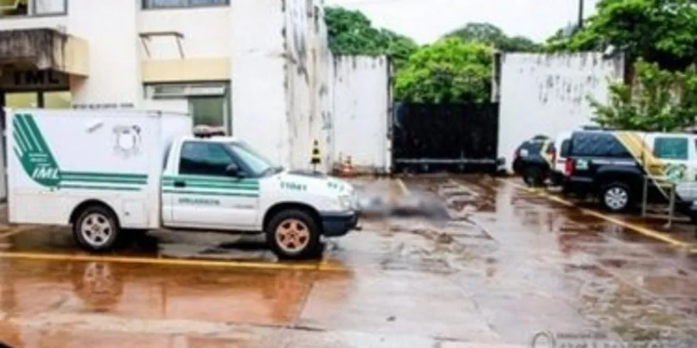 Fotógrafo flagrou corpo estendido no pátio do IML