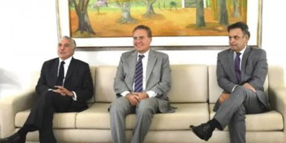 Presidente do Senado recebeu o vice-presidente da República, Michel Temer, e o senador Aécio Neves