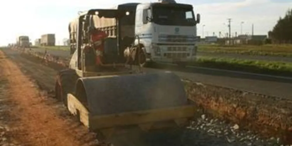 Trabalhos na região são realizados nos dois sentidos da rodovia, 24 horas por dia