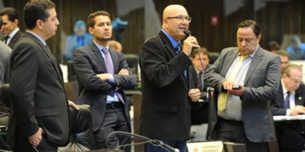 Assembleia aprova novo salário mínimo regional do Paraná