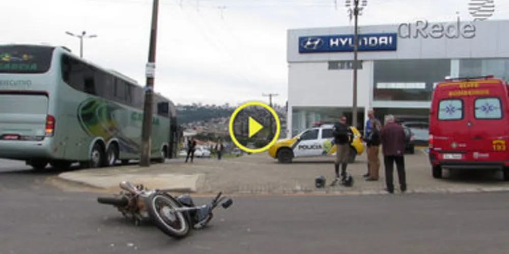 Imagem ilustrativa da imagem Colisão entre ônibus e moto deixa dois feridos em PG