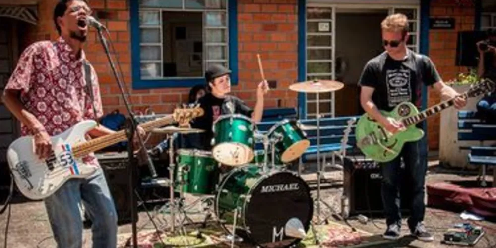 Banda Astrid se apresenta hoje no Sexta às Seis