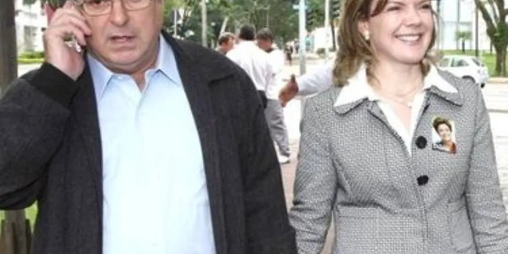 Gleisi e o marido Paulo Bernardo, ex-ministro das Comunicações, foram denunciados
