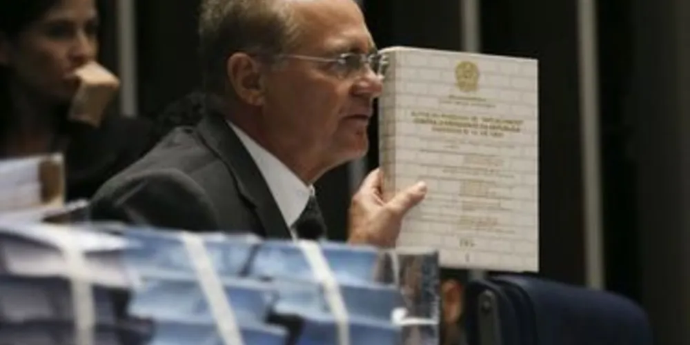 Senador Renan Calheiros preside o Senado durante a votação