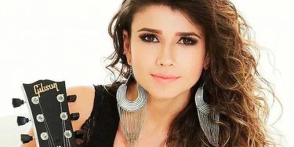 Paula Fernandes se apresentará no palco principal no dia 14 de maio, considerado um dos principais shows, a cantora mineira irá trazer novos sucessos do álbum “Amanhecer”