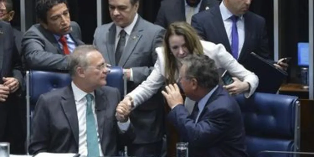 Sessão sobre processo de impedimento da presidente Dilma Rousseff (PT) é retomada no Senado