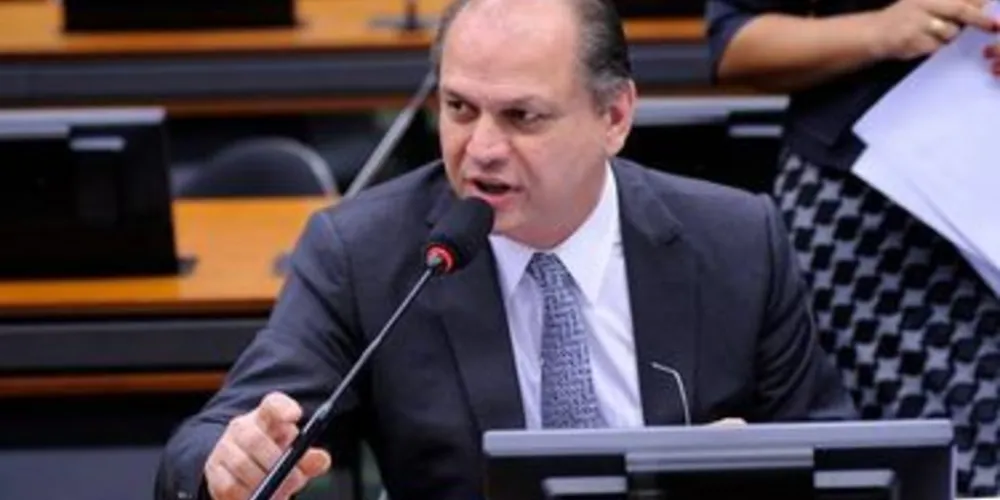 Paranaense Ricardo Barros (PP) é o novo ministro da Saúde