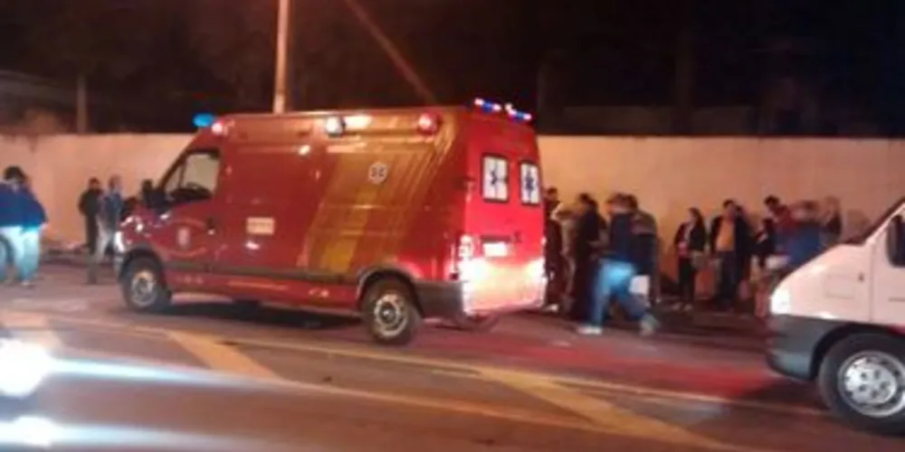 Acidente em Uvaranas deixou três pessoas feridas