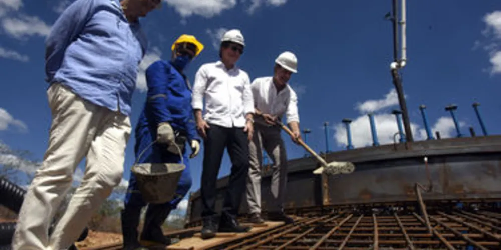 Beto Richa participa do lançamento da pedra fundamental do complexo eólico Cutia