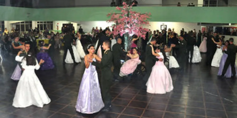 Imagem ilustrativa da imagem PG promove primeiro baile de debutantes especial