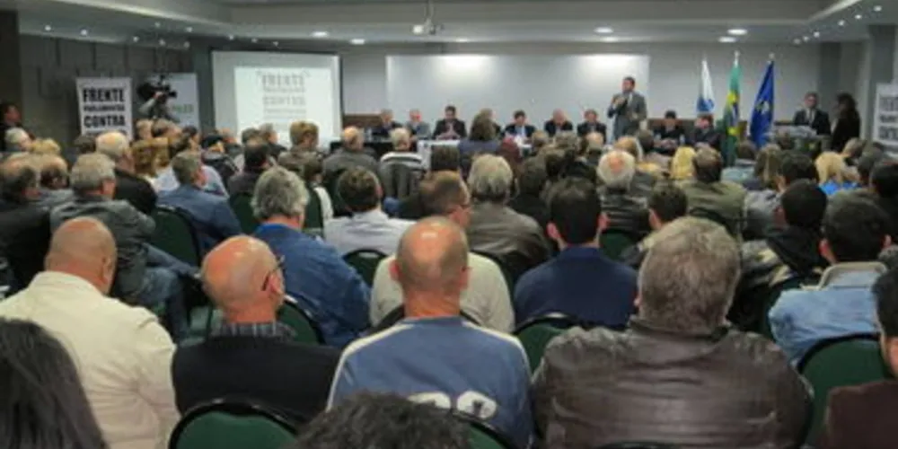 Durante a audiência, deputados membros da Frente, destacaram que vão mobilizar os paranaenses para que todos participem das discussões. 