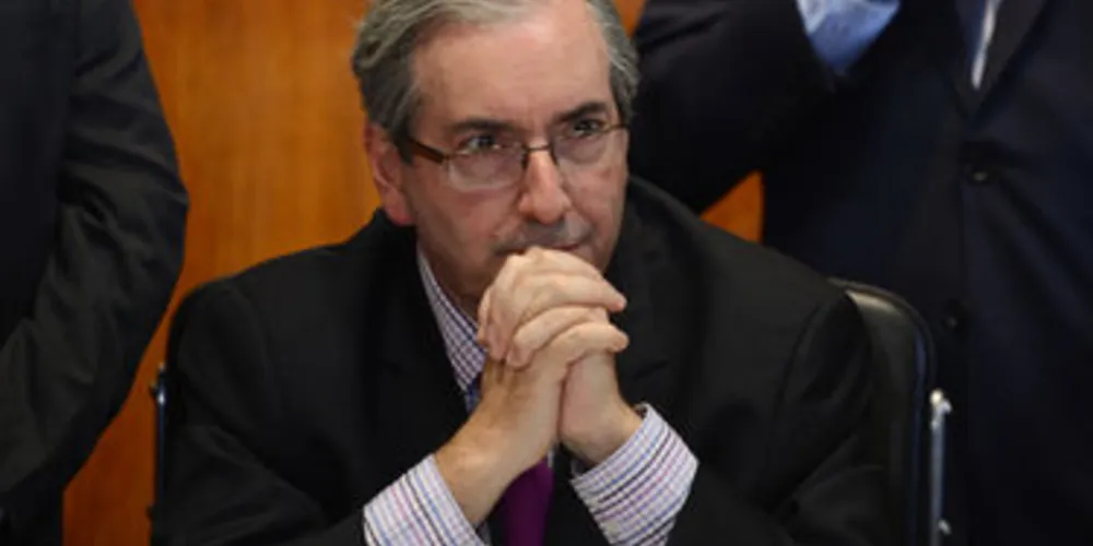 Imagem ilustrativa da imagem Ação popular pede fim de privilégios de Cunha