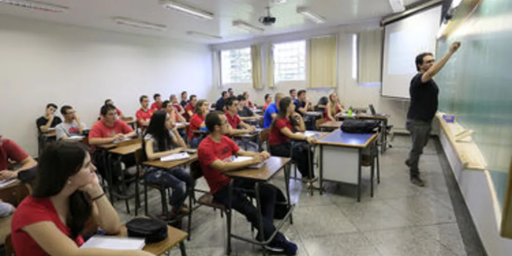 Imagem ilustrativa da imagem PR tem maior parcela de trabalhadores com nível superior