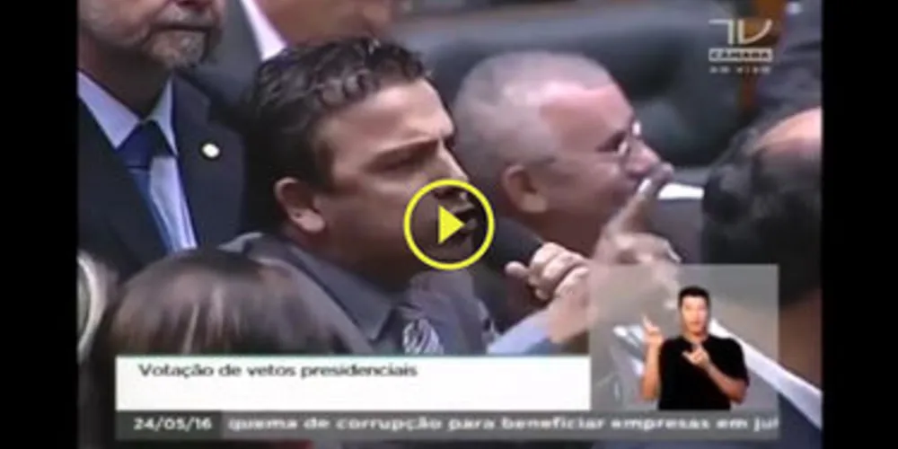 Imagem ilustrativa da imagem Durante votação de vetos, Aliel enfrenta Jucá no Congresso