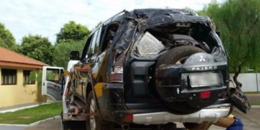 Pajero que transportava drogas capotou