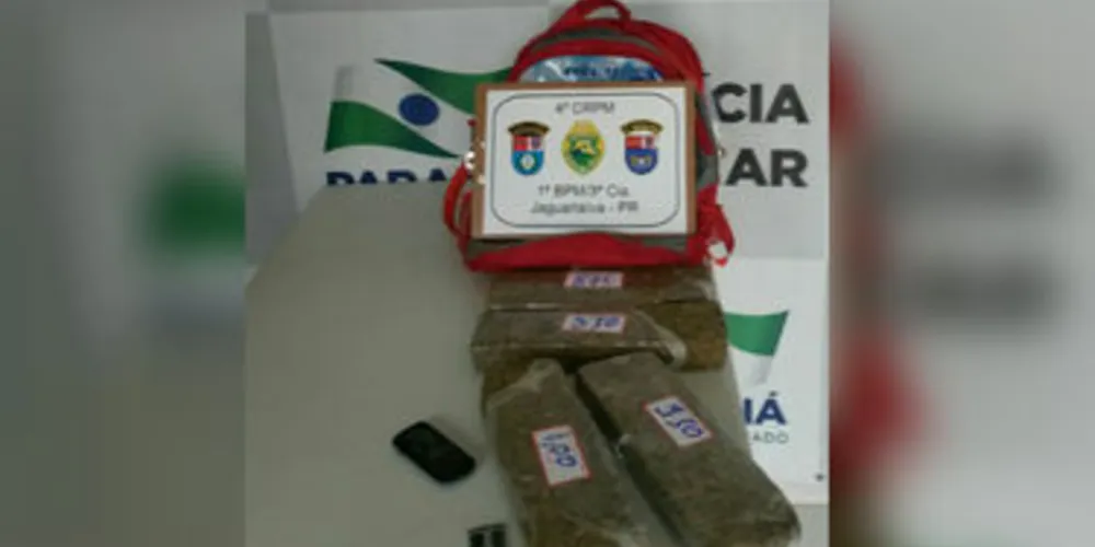 Imagem ilustrativa da imagem PM prende dois com 5 kg de maconha em Jaguariaíva