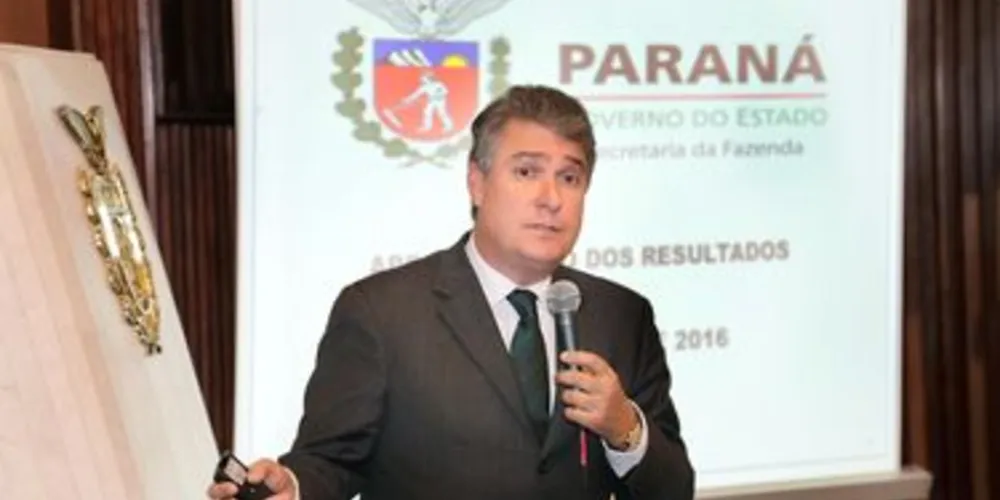 Secretário Mauro Ricardo Costa durante apresentação na Assembleia Legislativa, dos resultados do quadrimestre de 2016.
