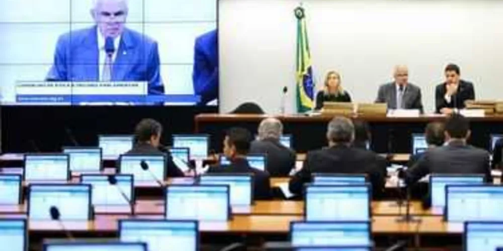 Colegiado adiou para quarta-feira a decisão sobre o pedido de cassação do mandato do presidente afastado da Câmara dos Deputados Eduardo Cunha 