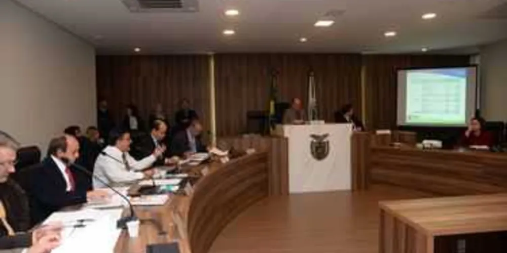 Secretário estadual da Saúde, Michele Caputo Neto, durante apresentação na Assembleia Legislativa do relatório quadrimestral de presentação de contas de 2016